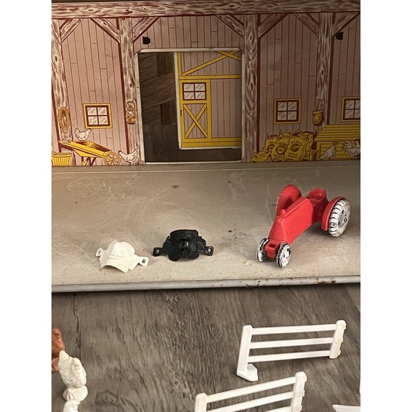 Vintage Ohio Art Tin Litho Sunnyfield Farms Barn Silo Animals Tractor - Farm Set - Picture 3 of 9